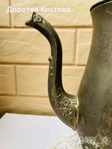 Красив посребрен чайник от Англия с цветя, снимка 2 - Антикварни и старинни предмети - 53568595