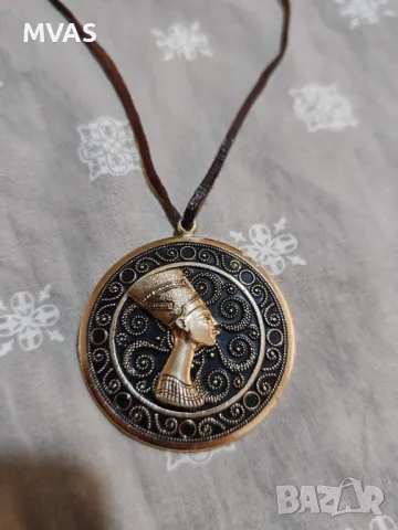 Нов египетски медальон Нефертити, снимка 2 - Колиета, медальони, синджири - 49924896