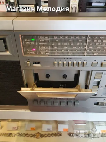 Радиокасетофон Grundig RR 3600 В отлично техническо и визуално състояние., снимка 15 - Радиокасетофони, транзистори - 49343657