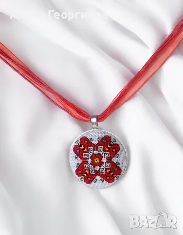 Ръчно бродирано колие с българска шевица "Елбетица" 