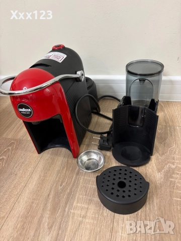 Кафе машина Lavazza Jolie Evo Red, снимка 2 - Кафемашини - 52447438