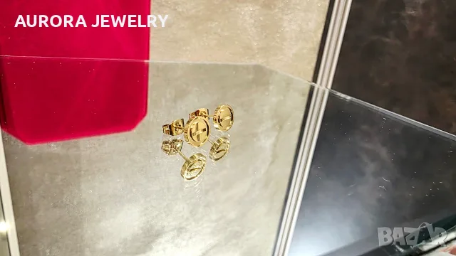 CARTIER Love Gold Stud Дамски Обеци, снимка 6 - Обеци - 56307518