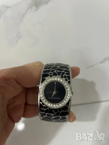 Часовник тип гривна Charles Delon, снимка 1