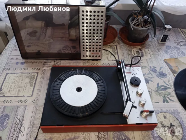 Ретро грамофон Unitra mister hit от 1975г, снимка 5 - Грамофони - 55877413