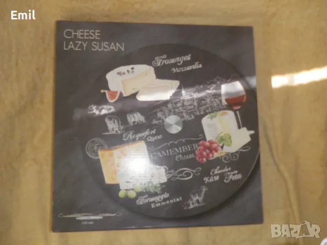 Продава въртящ се поднос за деликатеси за маса