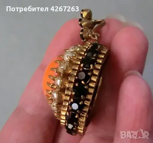 Разкошен старинен медальон с голям стъклен кабошон, перли и кристали, снимка 10 - Антикварни и старинни предмети - 49407281