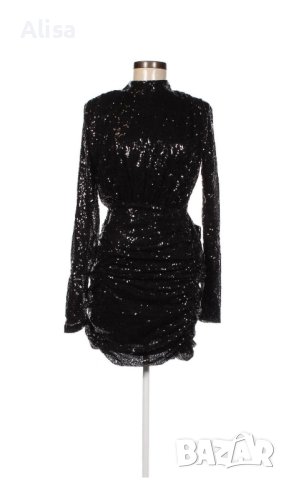 Черна рокля с паети