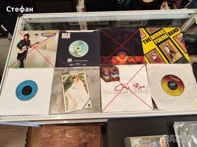 Малки грамофонни плочи По 3лв./бр. Whitney, Gary Moore, Лили Иванова, Chris Rea и др., снимка 2 - Грамофонни плочи - 51960723