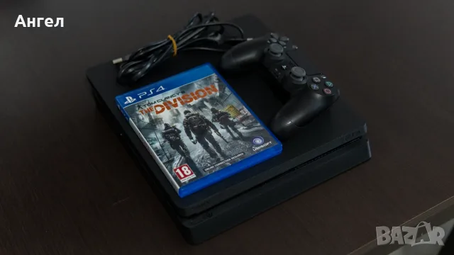 PlayStation 4 - PS4 в перфектно състояние + Контролер и Игра