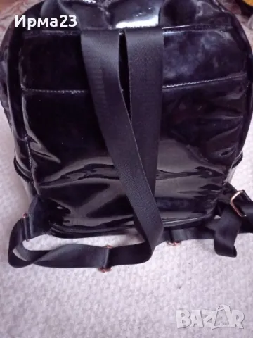 Дамска лачена раница, снимка 3 - Раници - 47980322