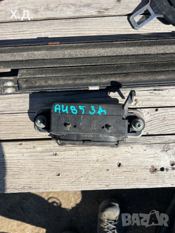 Външна дръжка задна лява Ауди А4 Б5 1996г, снимка 2 - Части - 53623249