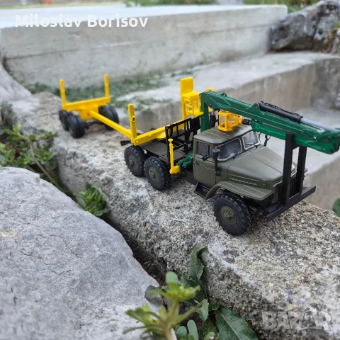 УРАЛ 375 Д лесовоз в мащаб 1:43, снимка 7 - Колекции - 56107335