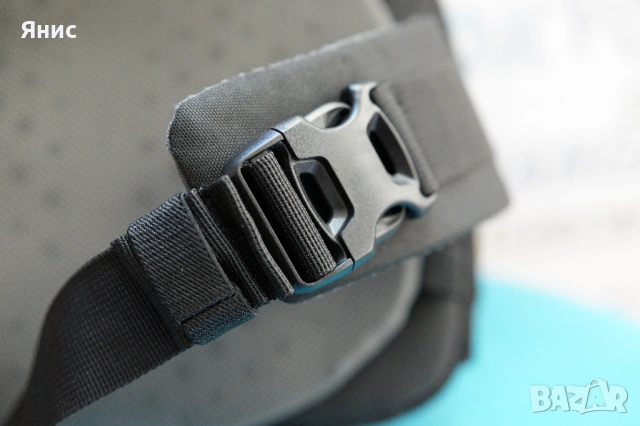 Lowepro Trekker Lite SLX 120 чанта за фотоапарат, снимка 12 - Чанти, стативи, аксесоари - 53819163