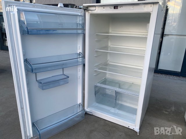Малък хладилник AEG  за вграждане 102 см, снимка 10 - Хладилници - 39363988