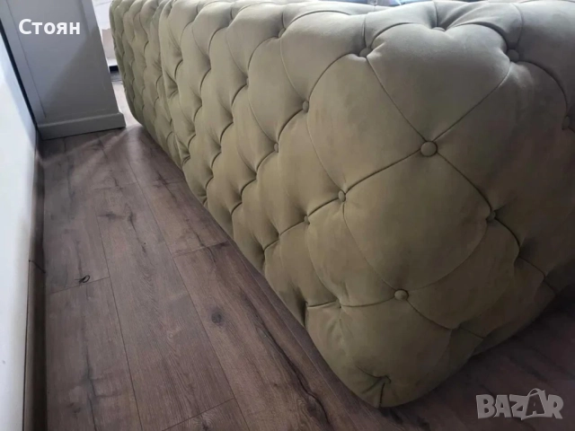 Зелен комплект дивани от плат набук две тройки тип Честърфийлд, снимка 9 - Дивани и мека мебел - 51956009