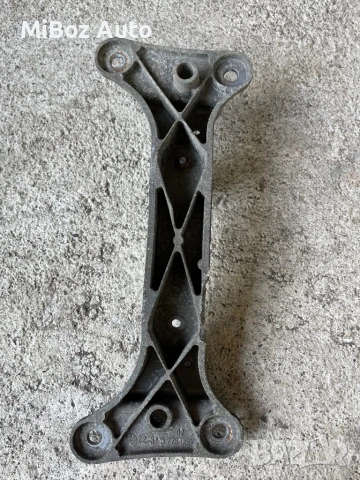 Рамка греда скоростна кутия БМВ Е91 BMW, снимка 2 - Части - 50556285