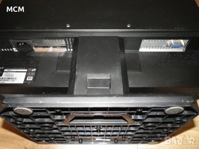 Качествен монитор Acer V193W, снимка 9 - Монитори - 42007580