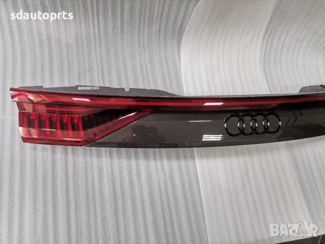 4M8945095AB Нов Carbon Централен Стоп Audi Q8 SQ8 RSQ8, снимка 2 - Части - 50778932