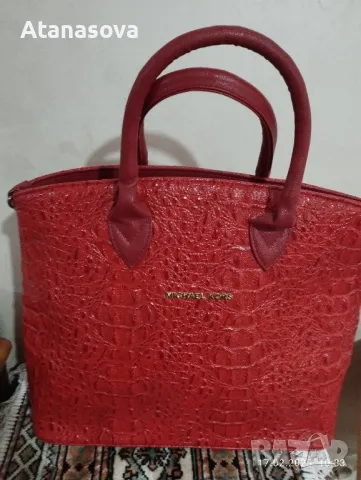Продавам червена чанта ,реплика  MICHAEL KORS