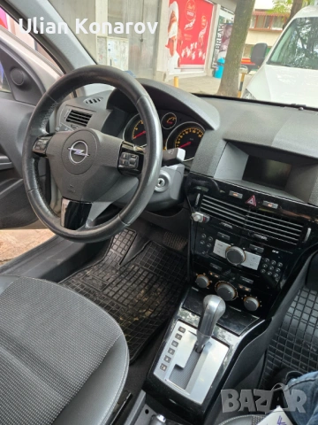 Opel Astra Топ състояние, автомат, снимка 10 - Автомобили и джипове - 53809701
