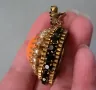 Разкошен старинен медальон с голям стъклен кабошон, перли и кристали, снимка 10