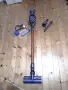 Много добра прахосмукачка Dyson V8 с нова батерия и аксесоари, снимка 1