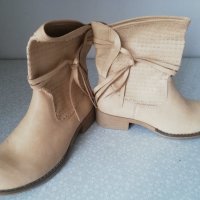 Дамски обувки, снимка 1 - Дамски боти - 42627405