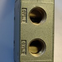пневматичен разпределител SMC V3100 solenoid valve, снимка 8 - Резервни части за машини - 39639349