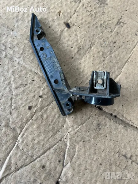 Държач предна броня БМВ Е90 91 BMW, снимка 1