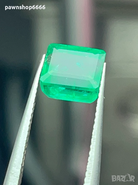 Продавам естествен изумруд  2.15 карата демонтиран от златни обеци., снимка 1