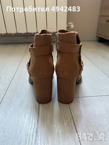Дамски зимни боти Bershka 39 номер, 8см ток, снимка 2 - Дамски боти - 55981050