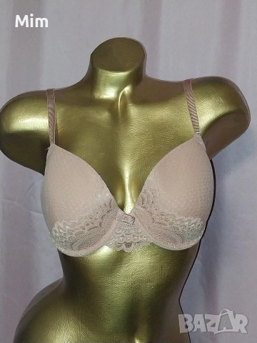 Triumph 85 C Дантелен сутиен пепел от рози 