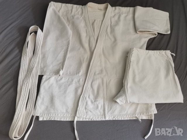 Кимоно за възрастен , снимка 2 - Спортна екипировка - 41972981