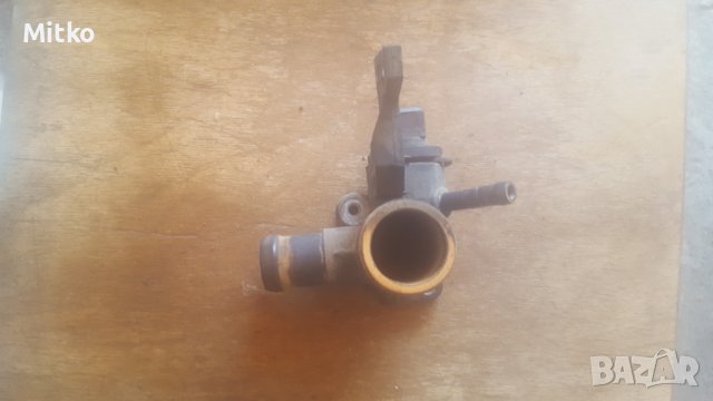 Фланец Воден С Датчици За Фолксваге Пасат Б3 - Б4 1.8Ми / VW Passat B3 - B4 1.8Mi, снимка 2 - Части - 41789192