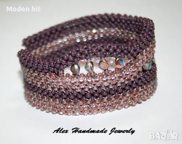 Ръчна изработка. Гривна от мъниста с две лица в лилаво. , снимка 2 - Гривни - 49490527