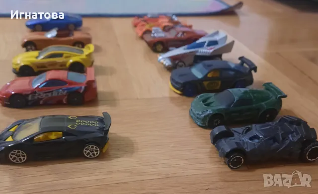 Hot Wheels колички, Метални колички и пластмасови колички, снимка 4 - Коли, камиони, мотори, писти - 48929534