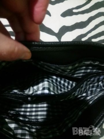 черна чанта с ресни, снимка 4 - Чанти - 34648206