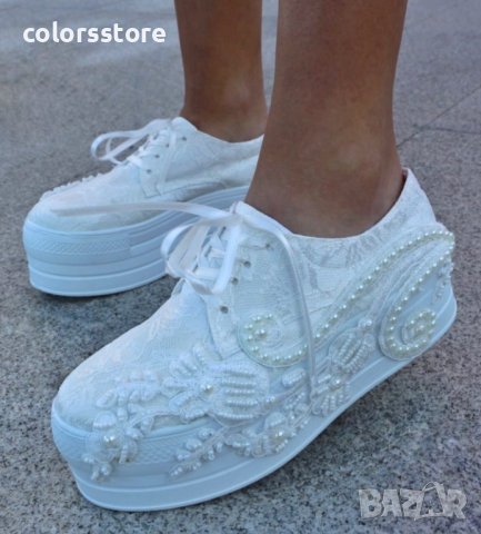 Обувки на платформа - бели - 412-15