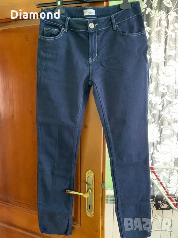 Red Valentino оригинални дамски дънки, снимка 2 - Дънки - 34072409