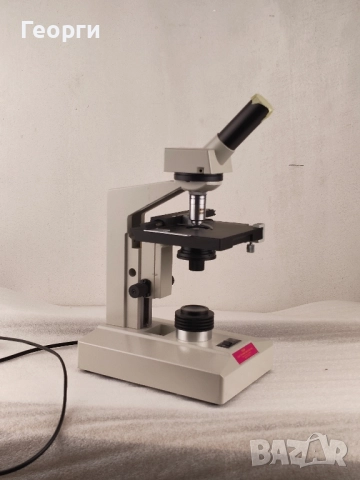 Биологичен монокулярен микроскоп