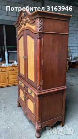 Винтидж резбован шкаф от масивно дърво, снимка 2 - Шкафове - 53856510