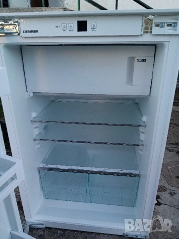 Като нов малък хладилник с вътрешна камера Liebherr с 2 години гаранция!, снимка 3 - Хладилници - 52428498