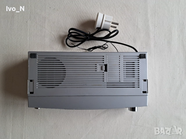 Радио часовник Soundmaster UR-2007., снимка 4 - Радиокасетофони, транзистори - 53694958