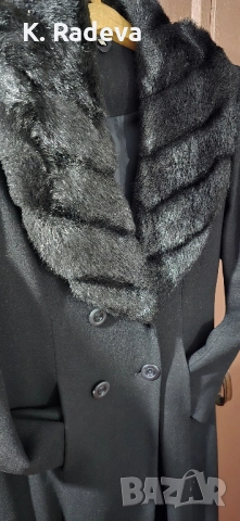 Дълго черно палто с кожена яка, снимка 2 - Палта, манта - 52355966