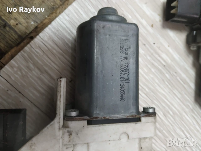 Преден десен стъклоповдигач Audi A6 , 24055440, снимка 5 - Части - 51221625