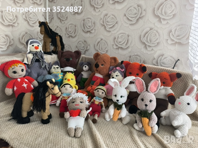 Коледно кученце плетена плюшена играчка, амигурум, ръчна изработка, снимка 4 - Плюшени играчки - 52708186