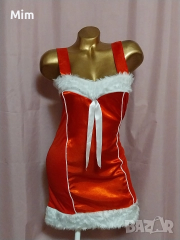 S/M Червена сатенена рокля с бели пухчета за Коледа 