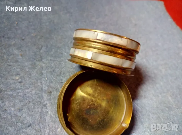 СТАРА БРОНЗОВА КУТИЙКА За ПУДРА БАЛСАМ МЕХЛЕМ и ДРУГО със СЛОНЧЕ Ръчно ИНКРУСТИРАНА със СЕДЕФ 47812, снимка 10 - Други ценни предмети - 47562293