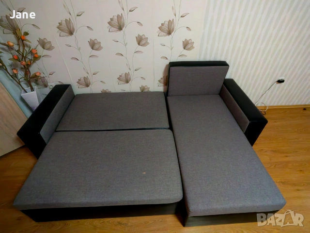 Ъглов, разтегателен диван, цвят сив, цена 150 евро, холна маса цена 50 евро , снимка 8 - Дивани и мека мебел - 53725028