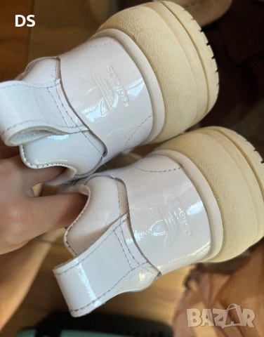 Дамски маратонки адидас, снимка 3 - Маратонки - 52275402